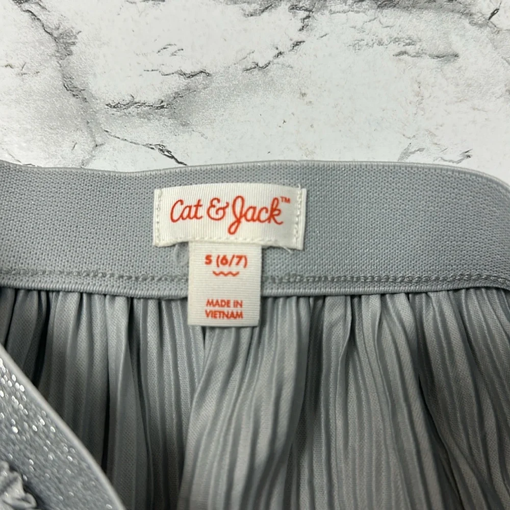 Cat & Jack Girls Party Silver Pleated Skirt Size S (6-7)